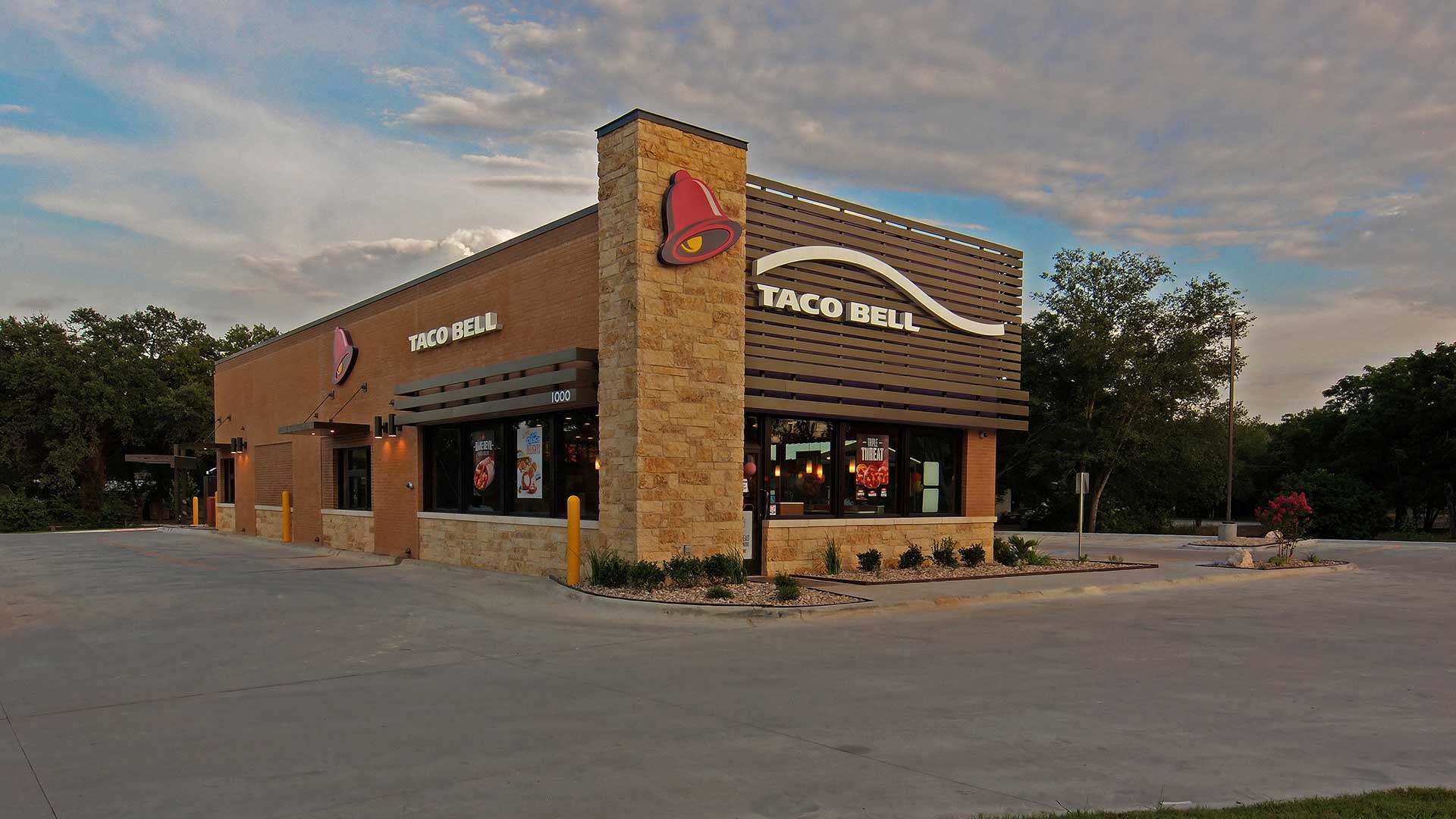 As part of EBCO's extensive Taco Bell program spanning 26 years and over 100 projects, this Belton location exemplifies our proven expertise in quick-service restaurant construction.